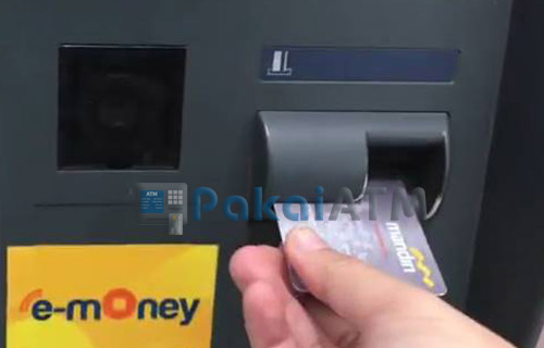 2. Masukkan Kartu ATM ke Mesin ATM 1