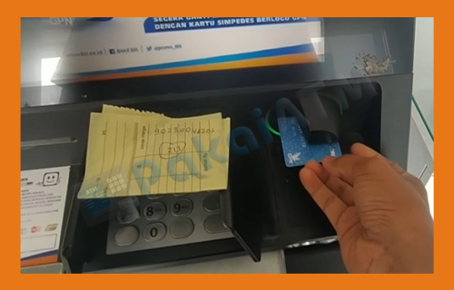 1. Masukkan Kartu ATM 2 - √ Kode Bank BTPN & 11 Cara Gunakan Untuk Transfer Antar Bank 2022